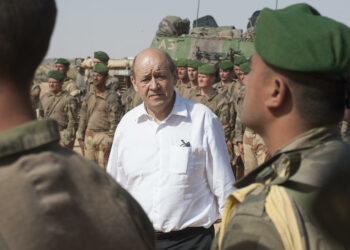 07 mars 2013 visite du ministre de la défense, Monsieur Jean Yves LE DRIAN au Mali